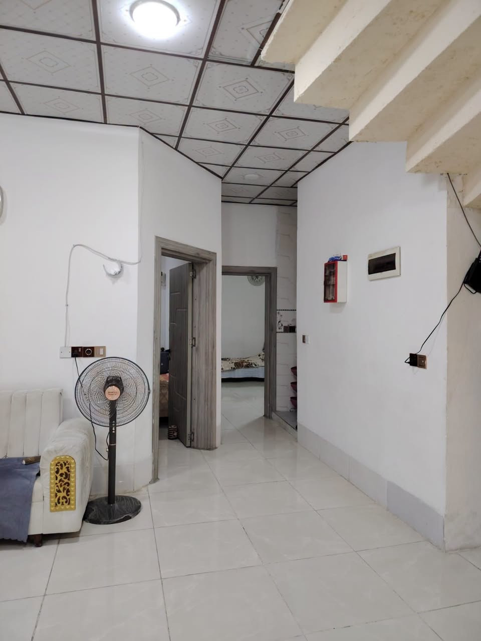 بيت للبيع مساحة ١٥٠ م طابو صرف طابقين في كركوك حي الاسرى مقابيل جامع معراج تقريباً بيها اربع غرف نوم واستقبال وصحيات درج داخلي فول كاشي سيراميك سعره ١٥٥ مليون للمزيد من المعلومات اتصال على رقم مبايل ***********
