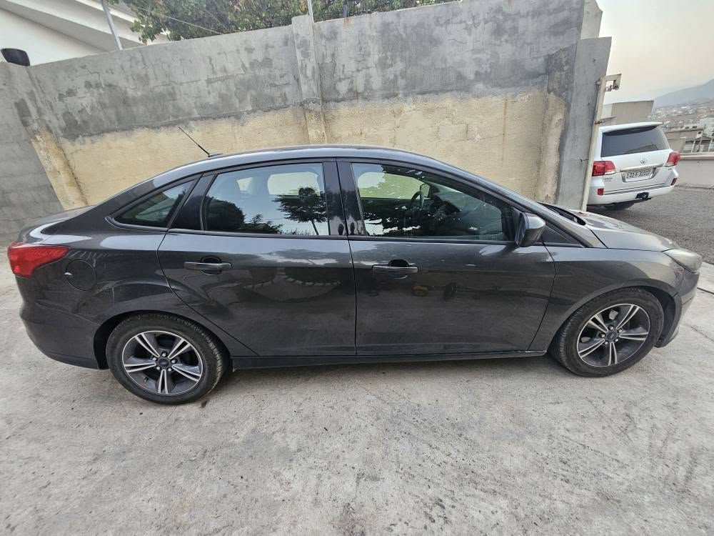 فؤرد فؤكس مؤديل ٢٠١٨
مواصفات SE
تنها نيو پارچه سبوغى هه يه له گه ل ٢ سارده كوت
بئ په ره شوت  سه ره شانصى لاى سه كن سبوغه 
ده عمى زؤر نيه ره قه م شانصى دام نايه ٦٥ هه زار رؤيشتيه  نرخ ٧١ وه ره قه 
*********** أربيل, العراق
