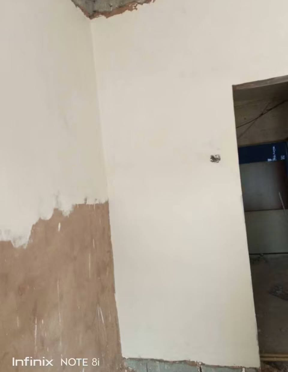 أبو مسلم خلفة بياض (جص وبورك ) 
لبخ (اسمنت ) 
شغل مساطر درجة اولى 
سكلة موجودة 
اشتغل في بغداد فقط 
للأستفسار الاتصال( ***********) أبو مسلم  وتساب موجود 
شغل قطعي وع المتر
