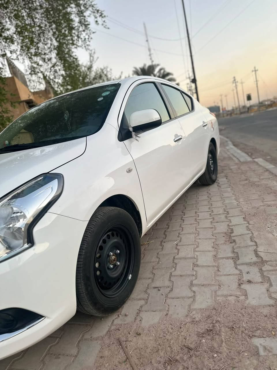 نيسان سني هندي مديل 25 بيهه بارد شويه بل جاملع بي مابين السياره حيل جديده كيلو متر30 الف شاشا الكزز شرط تحويل لو وكاله شريد بل خدمه مكان السياره الطويسه السعر 126 شراي خابر انا خادم ملاحظة الي عنده مراوس بزيرو تراوس ونطي فرق 
***********
