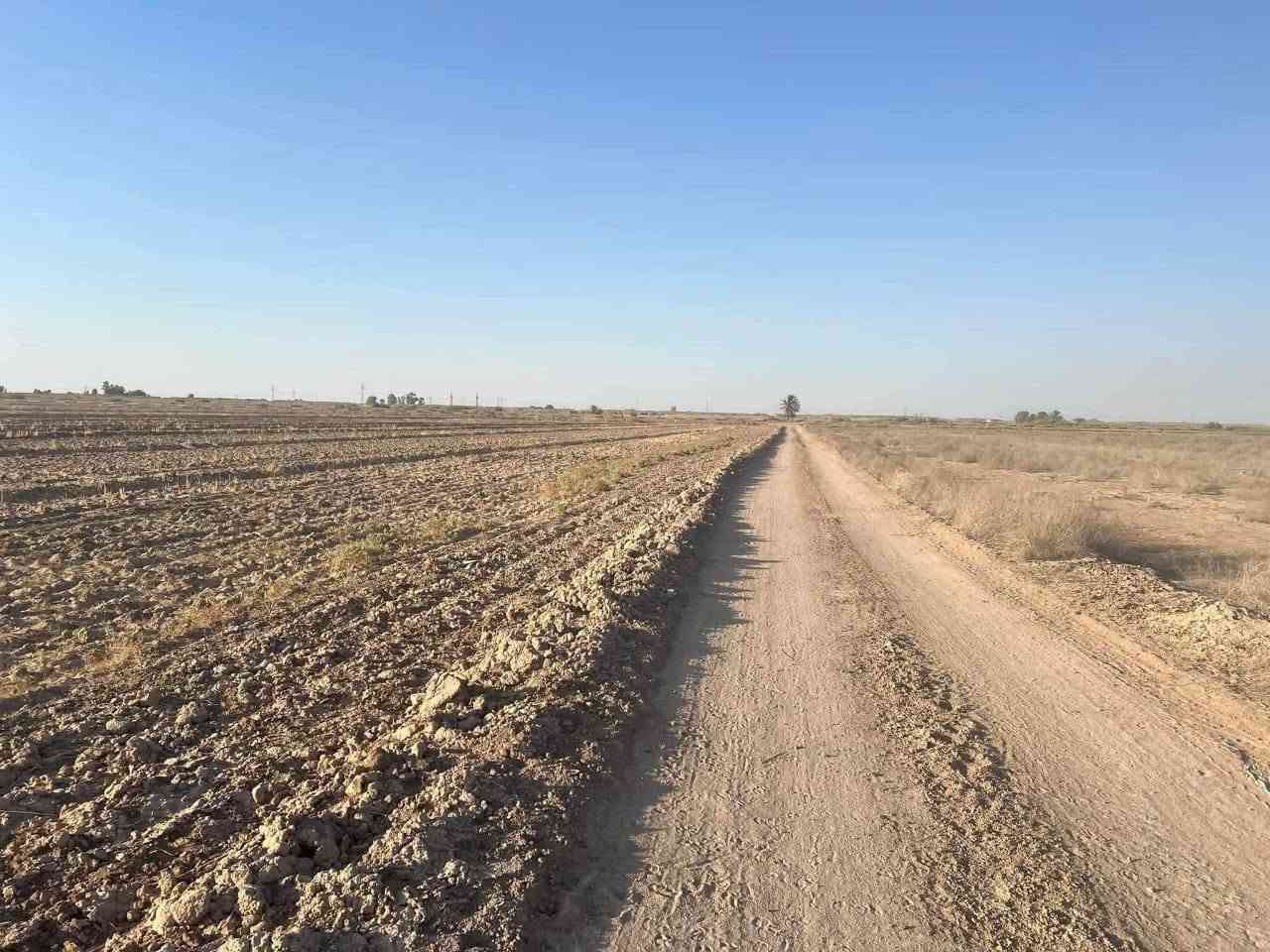 🌿 للبيع أرض زراعية مميزة – فرصة استثمارية 🌿
📍 الموقع: قرب جسر الشيحة

📐 المساحة: 55 دونم

📜 طابو زراعي – سند 25

🌊 واجهة 100 متر على نهر مباشر

🛣️ واجهة على شارع وسايدين

💰 سعر الدونم: 12 مليون دينار

🤝 السعر قابل للتفاوض

✨ موقع مميز جدًا، واجهة نهرية وطرق متعددة، مناسبة للزراعة والاستثمار.

📞 للاستفسار والتواصل:

يرجى مراسلة صاحب الإعلان. 

***********

