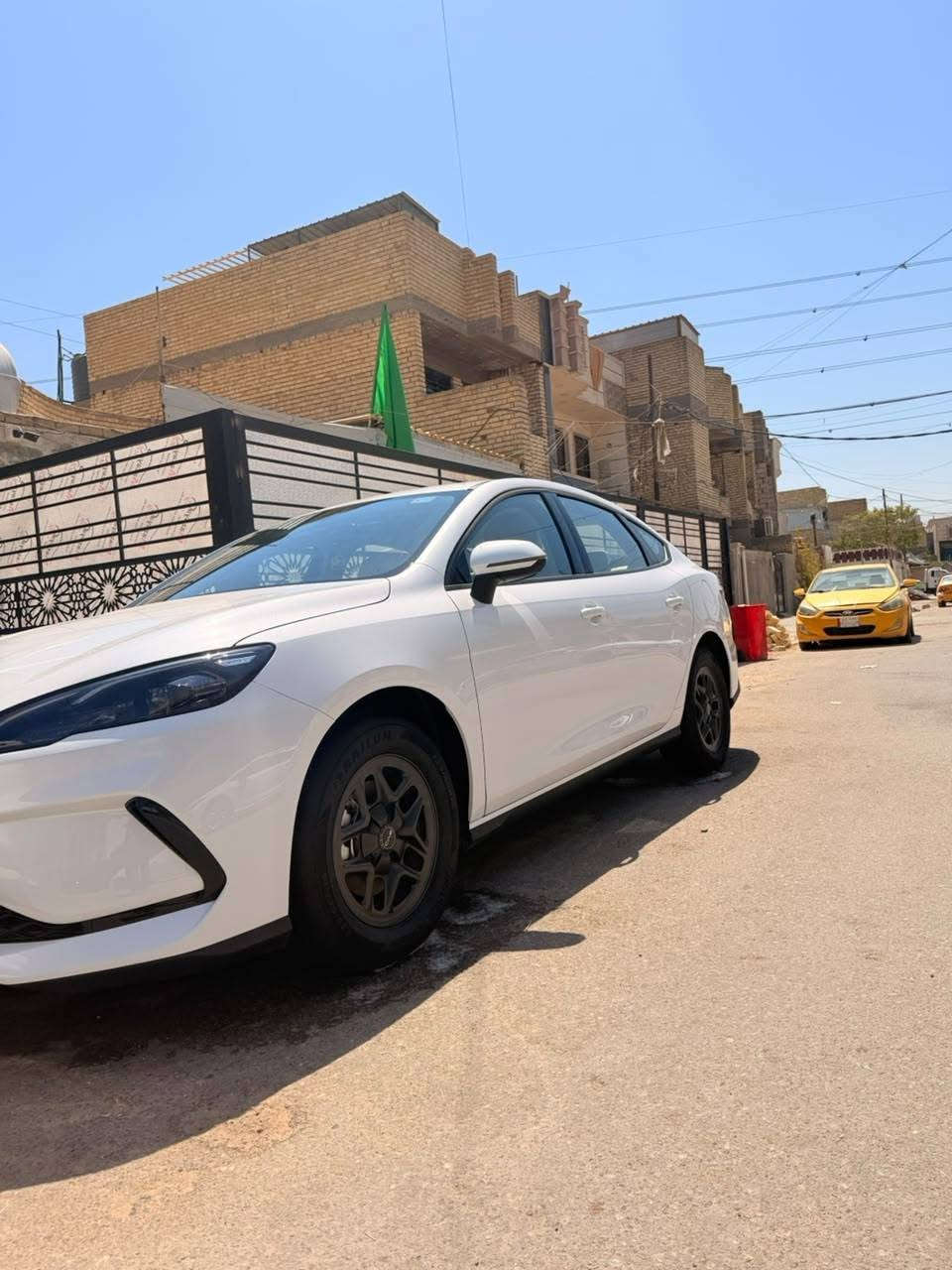 سلام عليكم BYD سيل 5   2025
السياره مكفوله بعدها على وضع الشركة 
مكفوله من صبغ وتبديل وحالوب وبارد وPDR
كل ملحقات موجودة 
ماشيه 4000 ألف 
العنوان بغداد بلديات
الرقم ***********
