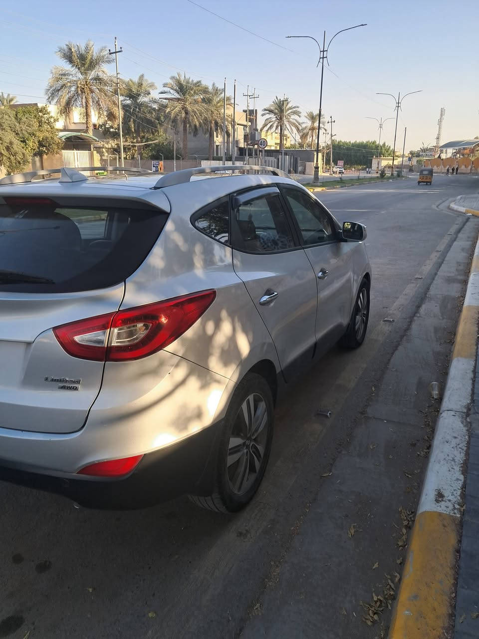 توسان ٢٠١٥ وارد امريكي رقم بغداد فووول مواصفات 
صدر جديد باتري جديد تايرات جدد مكانها كربلاء
***********
