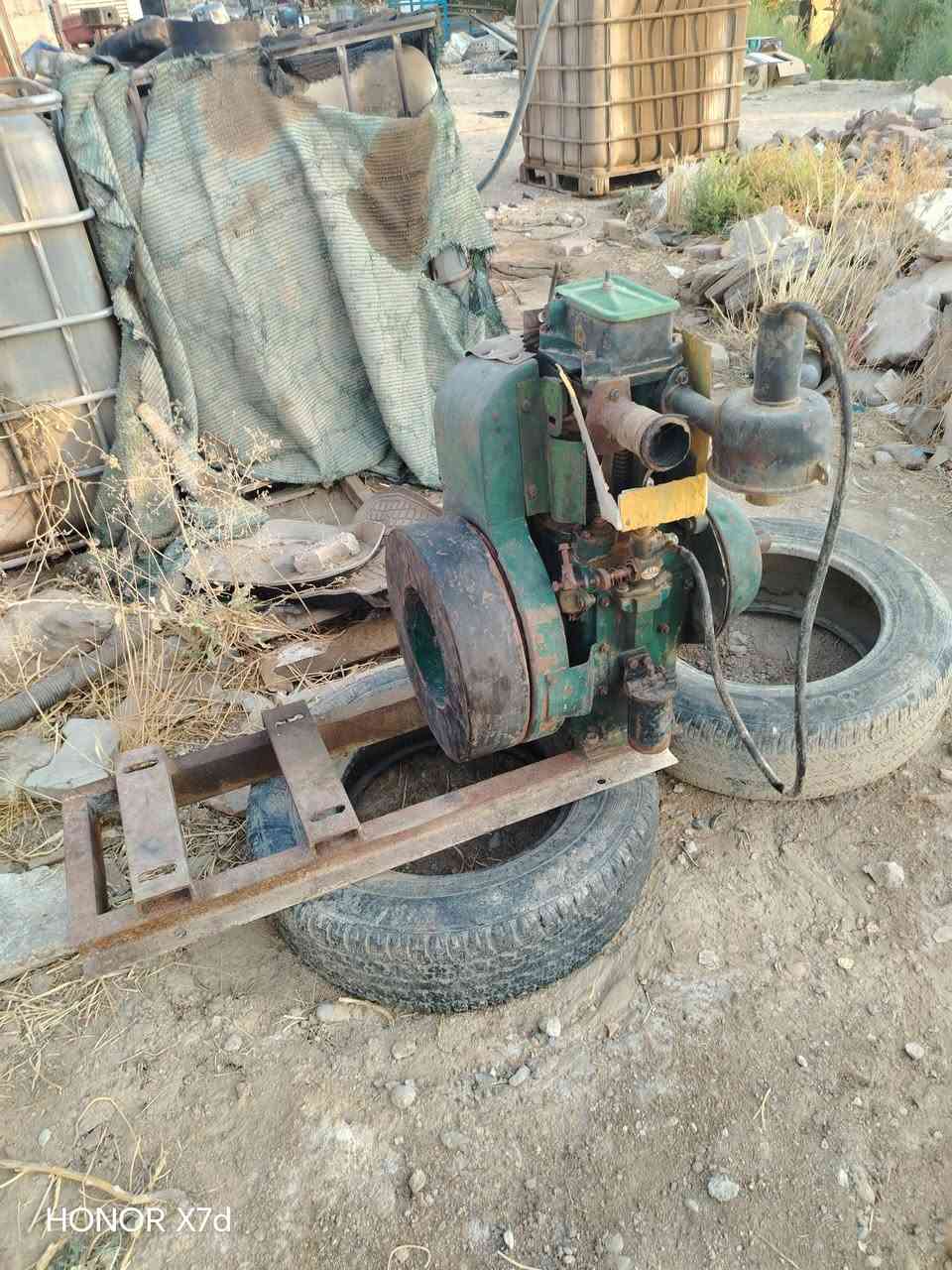 السلام عليكم ماطور هندي للبيع ١٠ حصان أخذته اسويه او أشده على ضاغط غسل سيارات كبيرة الله يشهد غشوني بيها من اخذتها كالي مابيه شي جان مابها وكم بعدين مااشتغلت جفتتها كامل بوش وبستم للاستفسار الاتصال على الرقم *********** شرط ياخذها على فحص
