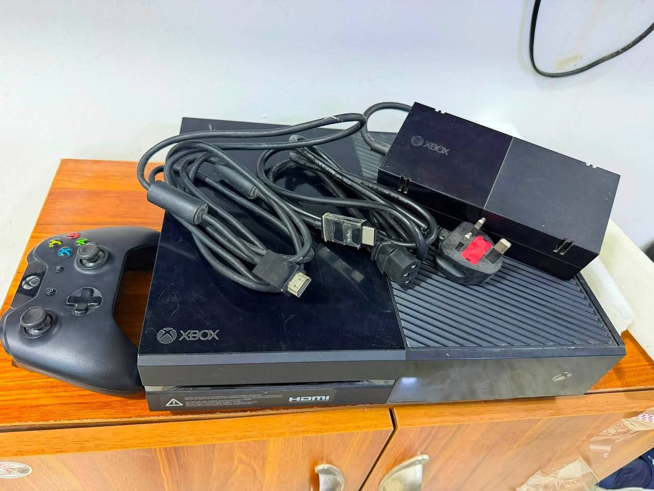 سلام عليكم
Xbox 1 
كامله غراضه الاصليه ويا 
ب 140 وبي مجال للشراي 
مكاني عامريه 
***********
