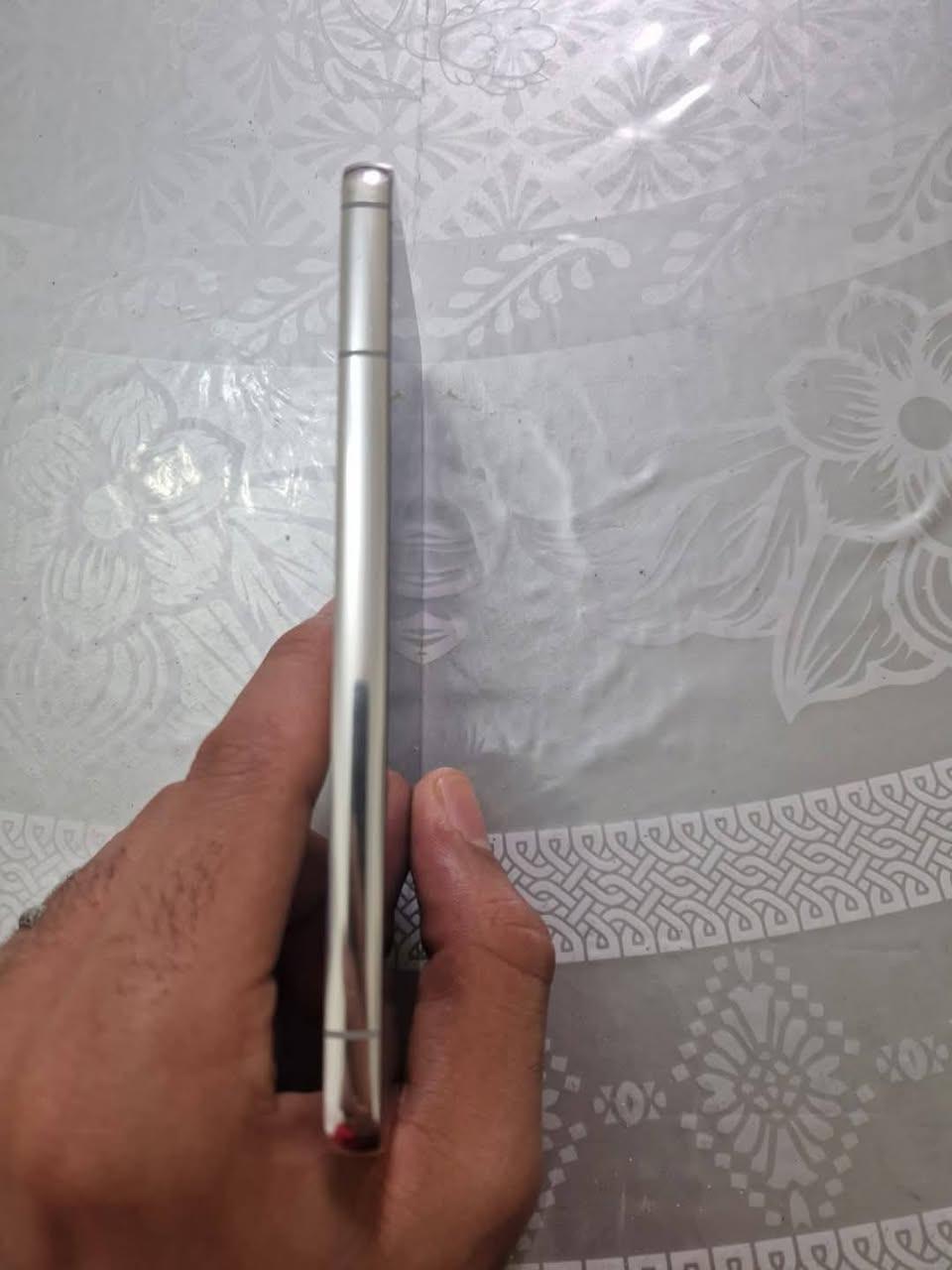 ***********
سلام عليكم  
S22
 العادي جهاز مواصفاته حلوه ذاكره 256يشغل 90فريم 
سعره325
