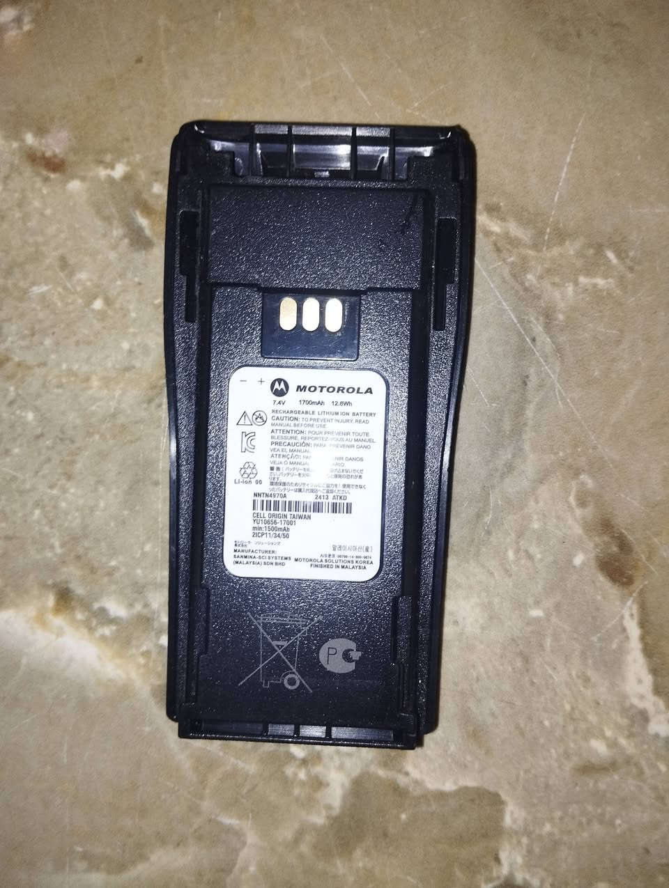 بطاريه لاسلكي MOTOROLA للبيع عندي تقريبا فوك العشره للاتصال ***********
