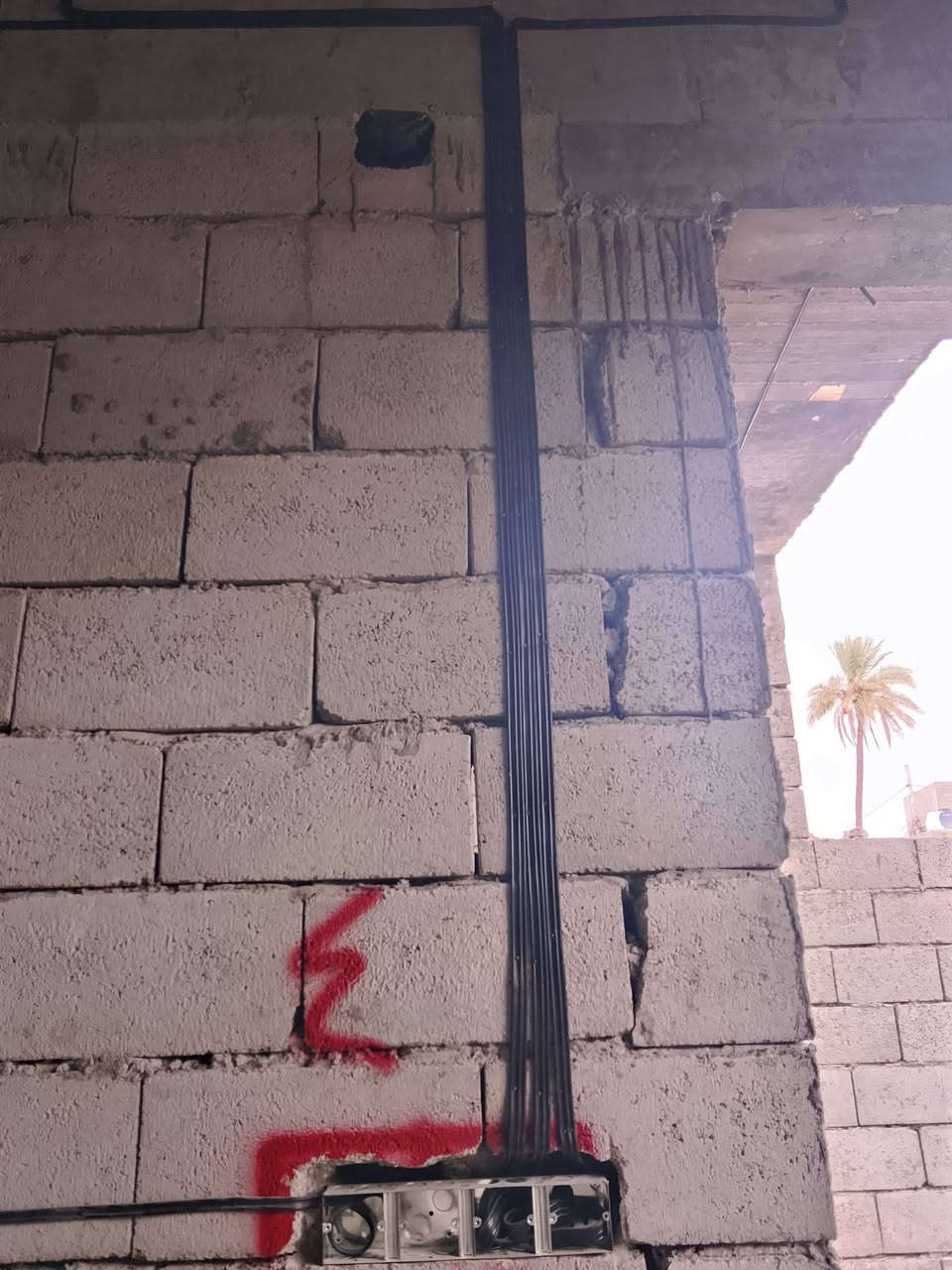 بعون الله، تم الانتهاء من مرحلة التأسيس الكهربائي بالكامل لمنزل 100 متر مربع في منطقة شفتة / بعقوبة، باستخدام أفضل المواد والمواصفات من شركه الفنار 
​عمل متقن يُلبي تطلعات صاحب المنزل ويوفر أعلى معايير الأمان وراحة البال.
​📞 للتواصل والاستفسار عن خدمات التأسيس والاستشارات الكهربائية:
[***********]

