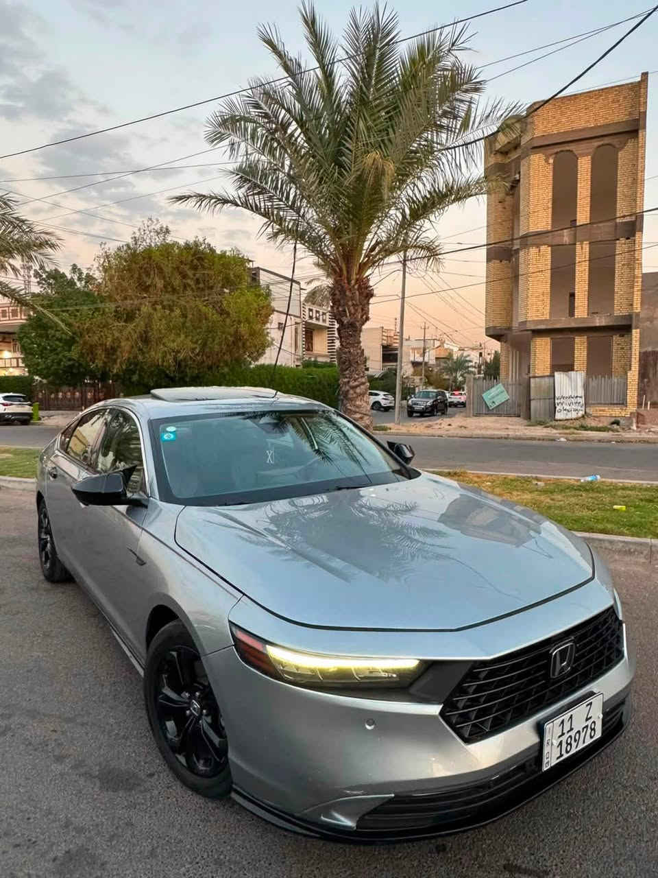 السلام عليكم هوندا اكورد EXL 2024
ماشية 28 الف ميل
فول مواصفات 
•كشنات جلد تدفئة
•قطعتين تبريد
•ذاكرة تخزين مقاعد
• مكينة 2000 هايبرد تنفس طبيعي
• كير اوتوماتيك 
• شاشة كبيرة
• ⁠سستم سماعات 
•فتحه سلايد
• كاميرا خلفية 3 انظمة
• كراسي كهرباء 
• رادار امامي
• مانع تصادم
• محدد مسار 
• تصحيح مسار
• شفتات بالستيرن
• مثبت سرعة
• مانع انزلاق
• دخول ذكي 
• إنارة ترحيبية
• هندبريك كهرباء
• عداد ديجيتال
•لايت عدسات زينون
• نظام اوتو لايت Auto
اوتو هولد للبريك
• حساسات مطر 
• حساسات امامي خلفي 
• حساسات ضغط هواء الإطارات
• أوامر صوتية
• 4 أنظمة قيادة (eco,individual , sport,normal )
السيارة بيهه صفحة + بنيد صبغ جاهزة بدون اي نقص وتراي وين متريد رقم بغداد بسمي 
السعر 157 $ وبيهه مجال 
مكان السيارة الاعلام او البياع 
***********
