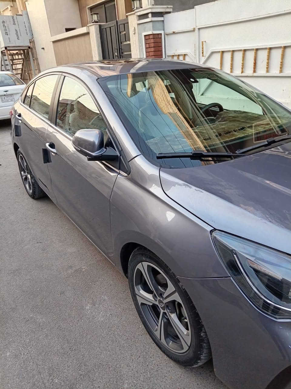 🚘 شيري أريزو موديل 2024 للبيع

📍 بغداد – حرة باسمي
🔹 السيارة كفالة عامة باستثناء تعديل بادر في باني وباردة باتكمة مساحه صغيره 
🔹 ماشية: 17 ألف كم
🔹 فول مواصفات
🔹 تحكم ستير
🔹 شاشة
🔹 مقعد سائق كهربائي
🔹فتحت سقف 
🔹داخل لونين اسود وبيجي 
🔹 لم تمضِ عليها 8 أشهر من خروجها من الشركة
🔹 السيارة بحالة ممتازة

💰 السعر: 105 ورقة وبي مجال 

📞 رقم الهاتف: ***********
📍 العنوان: بغداد – حي الجهاد
