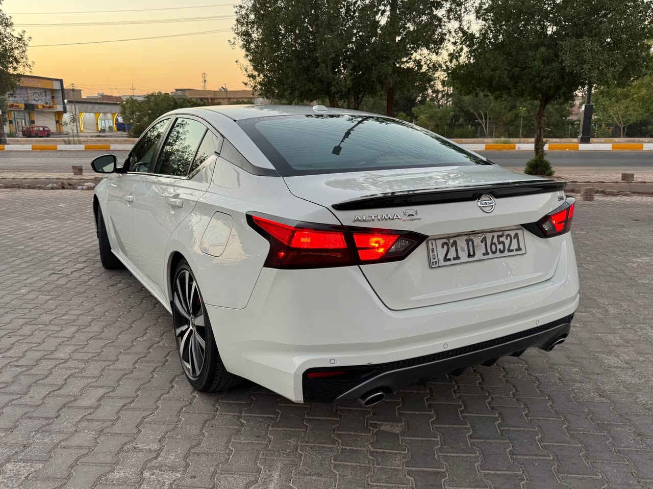 السلام عليكم 
نيسان التيما 2020 مواصفات SR 
#سعر 144 وبي مجال 

1N4BL4CV2LC225494

( رجاءآ الى مايعجبه ومو شراي  ينورنه بسكوته لا يعلق لا يتصل ) 
والشراي يجي يشوف السياره وميكون خاطره الا طيب 
رقم سليمانيه دولي جديد ، هزه وبراد وسنويه الى 2031 
#الضرر فقط جامرلغ جهه السكن مبدل بلادي بدووون دواخل بدوون ايرباك 
#بجم_كبس✔️
وباقي الملاحظات مذكور بالسونار 
#المواصفات 
_بصمه تشغيل +ابواب+ صندوق
_ويل كروم حجم 19 بلادي 
_ تشغيل عن بعد 
_تحكمات استيرن 
_شفتات بلاستيرن 
_كشنات كامل جلد +كشن السايق كهرباء
_شاشه حجم وسط لمس 
_رادارات + حساسات جانبيه 
_تنبيه الخروج من المسار 
_مثبت سرعه 
_عدسات زينون بلادي 
#ماشي 71 الف ميل 
السياره نظيفه ومسويله ادامه دهن محرك وهايدروليك الگير مبدل بوقته 
#مكان السياره #ديالى_قضاء_خانقين 
للاستفسار / *********** ☎️ خناقين, ديالى
