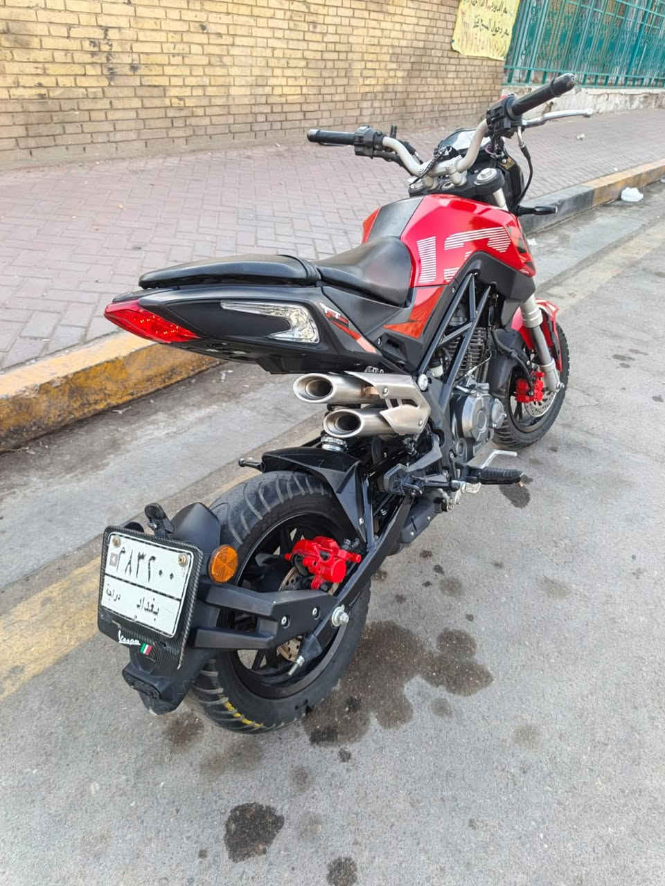 بنلي للبيع مرقم اصولي دراجه جديده سويجات ثنين مصارلها هواي من نازله من الرمبه  شلعه ومعدل بطناش مناقصها اي شي كامله نكره سلف خير من الله عالي ناصي اشاير نصبتها حلوه (سعرها مناسب)مكاني بغداد الاعضميه شراي اتصل وماوكف ويه احد انشالله رقمي ***********

نص مكتوب في الصور:
- TT 135