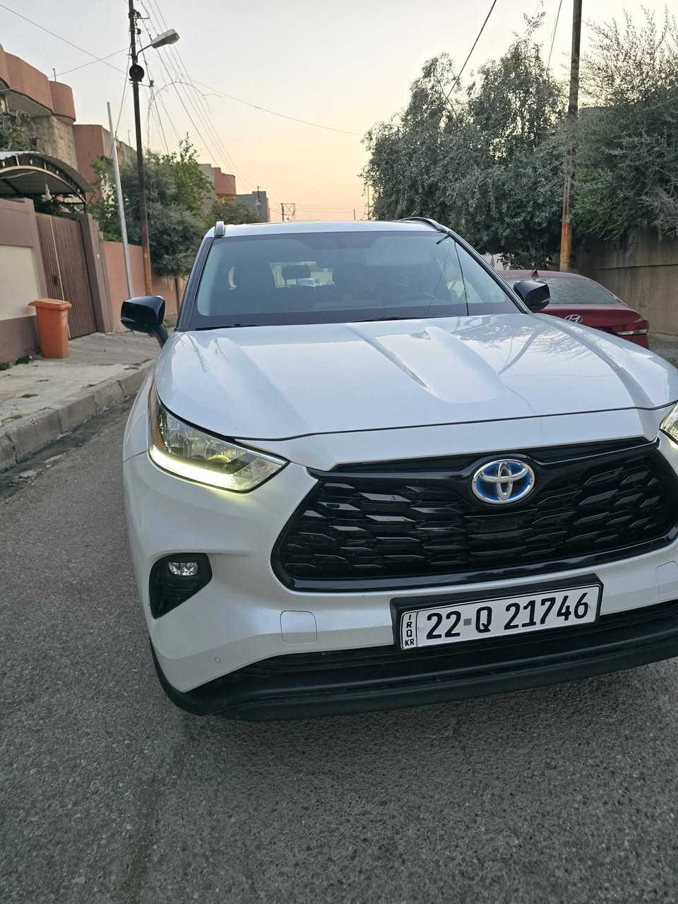 تويوتا هايلندر 2024
فول مواصفات GLE
ماشيه 34 الف كيلو بعدها بضمان الوكالة
محرك 2500 هايبرد دفع رباعي
السيارة من وكالة ساز رقمها اربيل
الضرر اصبعين بل جاملغ الامامي صبغ وملاحضة بسيطة بين الباب والجاملغ الخلفي
مكان السيارة موصل  
السعر 360 وبيها مجال
للتواصل ***********
