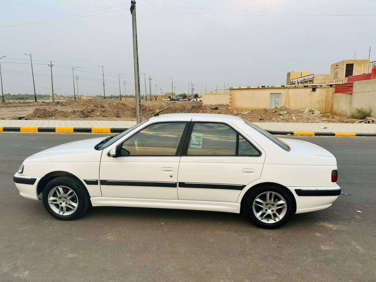 بيجو بارس للبيع موديل 24 طالعه بال25 سياره حره تحويل ثاني يوم السياره على وضع الشركه سبير مالهه مانازل ماشيه ٤١ الف حقيقي السياره كفاله عامه من الشخط مكينه وكير تبريد تخم تاير سنويه لل٣١ السعر74 وبيه مجال للشراي مكاني ميسان العماره رقم الهاتف ***********

