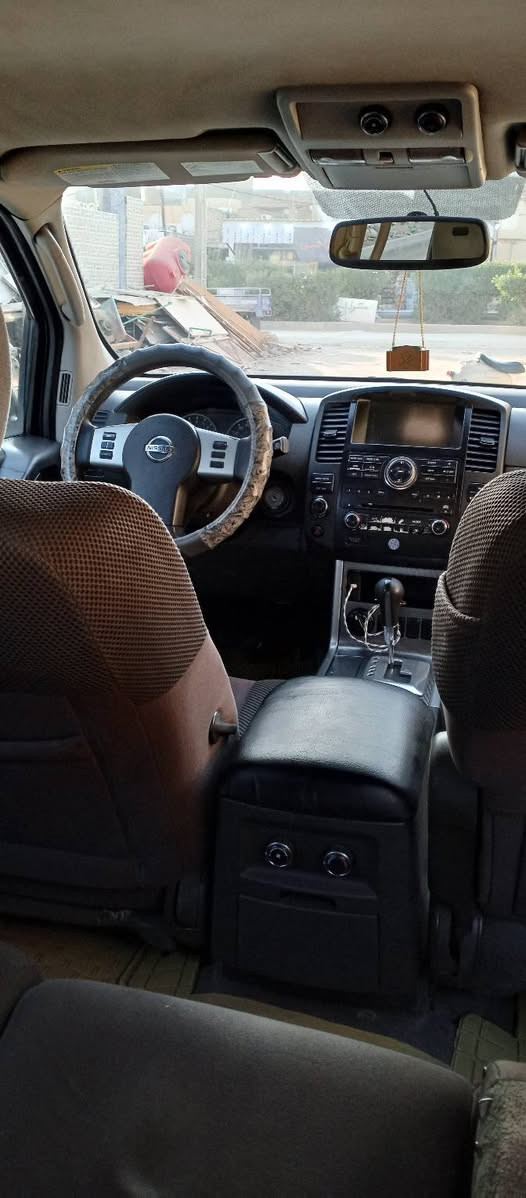 نيسان باثفندر 2011 وارد امريكي V6 4×4 للبيع في الكوت
عدد المقاعد 7
مقعد السائق كهربائي 
كامرة خلفية  
مثبت سرعه 
محرك وكير بحاله جيدة 
بيها جراد نبيع احزام  والبنيد مغلف فابلون 
السعر 85 وبيها مجال 
تواصل على الرقم ***********
وشايف كل الخير الياخذها
