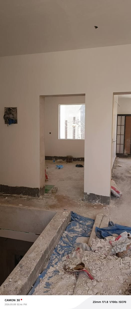 السلام عليكم
خلفه لباخ متفرغ شغل درجه اولى والتزام بلعمل 
لبخ جص . سمنت.  بورك . لبخ واجهات . 
لط داخل وخارج /طلس وفوم الواجهات 
***********
***********
