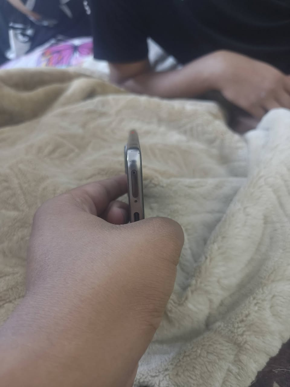 كامون 40 بريميير • ٢٥٦ • رام ١٢