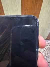آيفون ١١ • شاشة مكسورة • بطارية ٨٧%