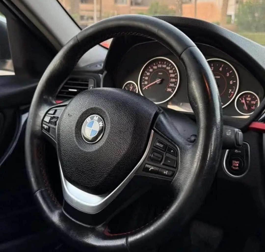 لمعرفة السعر:: اترك تعليق يصلك السعر تلقائياً 💵💵

Bmw 320i 2014
رقم بغداد هزة وسنوية جديدة
استيراد خاص خليجي ماشية ١٦١ الف قابلة للزيادة 
كير ومحرك وكهربائيات على وضع الشركة مكفولة
الهيكل الخارجي البدي مكفول من الصبغ فقط بارد اصبعين بالجاملغ الخلفي للسايق ورصعة بالهلال لنفس الجاملغ
٤ انظمة قيادة ( ايكو برو, كومفورت, سبورت, سبورت بلص)
كشن تدفئة
ليد نهاري
بروجكتر 
إطفاء ذاتي 
كشن قماش كابوي رياضي 
مانع تزحلق 
سيدي اواكس بلوتوث 
ماسحة جام تلقائي 
مكان السيارة بغداد حي الجهاد 

للاستفسار الاتصال على الرقم
***********
