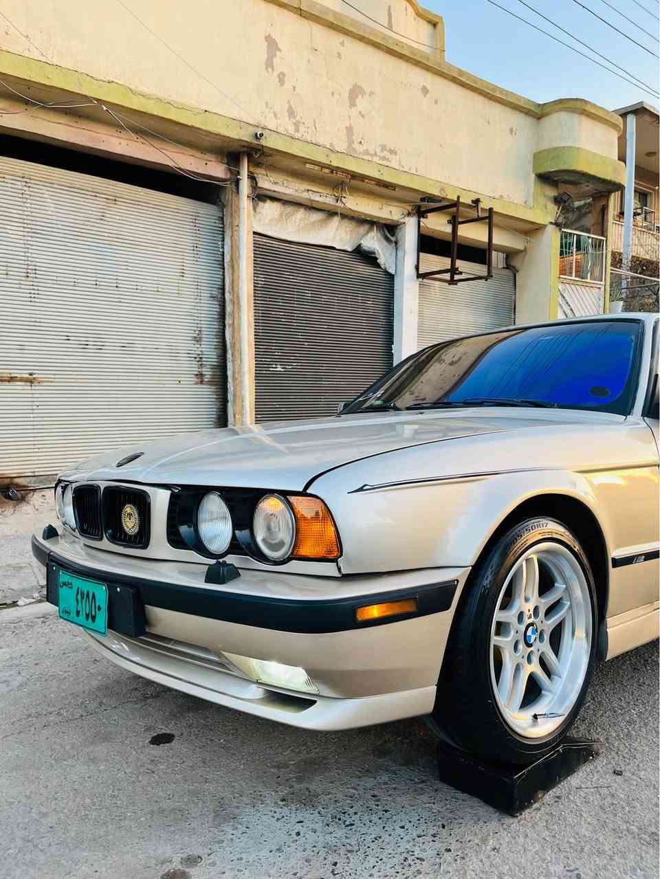 ماشالا شتي تا قانه و جوان 
بيئيم مؤديل 1991 فولي گيرعاديي سه ياره كه ئارم پلاستيك دهوكه به شه رتي هه موو سه يته ره و مه فره زه ك ده فروشم هه موو گياني به شه رت چوارتايه ويلي نوئ نوئ له سه چه مبه ره گه وره لايد بيلادي هؤك بيلادي ده عامي بيلاديي كوشين جلده سلايته هه موو كياني به شه رت مه كينه ٥٢٠ گيرعاديه له رسم جوان ترنه بوو مه سره فت به زياده وه ده ده مه وه شوين كويه *********** هه موو شتي له سه ره كويسينجاك, أربيل
