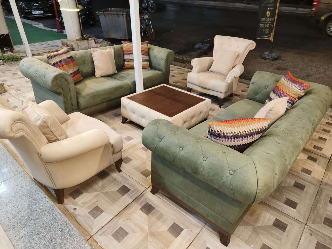 موبليات لا ماسو 🛋️

تخم تركي 8 نفرات مستخدم من ماركة بيلونا نضيف كلش معا طبلة وسطية مختم كلة بيلونا   

 يتوفر توصيل 🚚 الى جميع محافظات العراق

للحجز الفوري راسلنا واتساب☎️:***********  

📍العنوان اربيل سايدين المنارة مقابل سوق اللنكة الجديد مقابل عمارة F

⏰ يومياً من 10 صباحاً لـ 11 ليلاً ‎ أربيل, العراق
