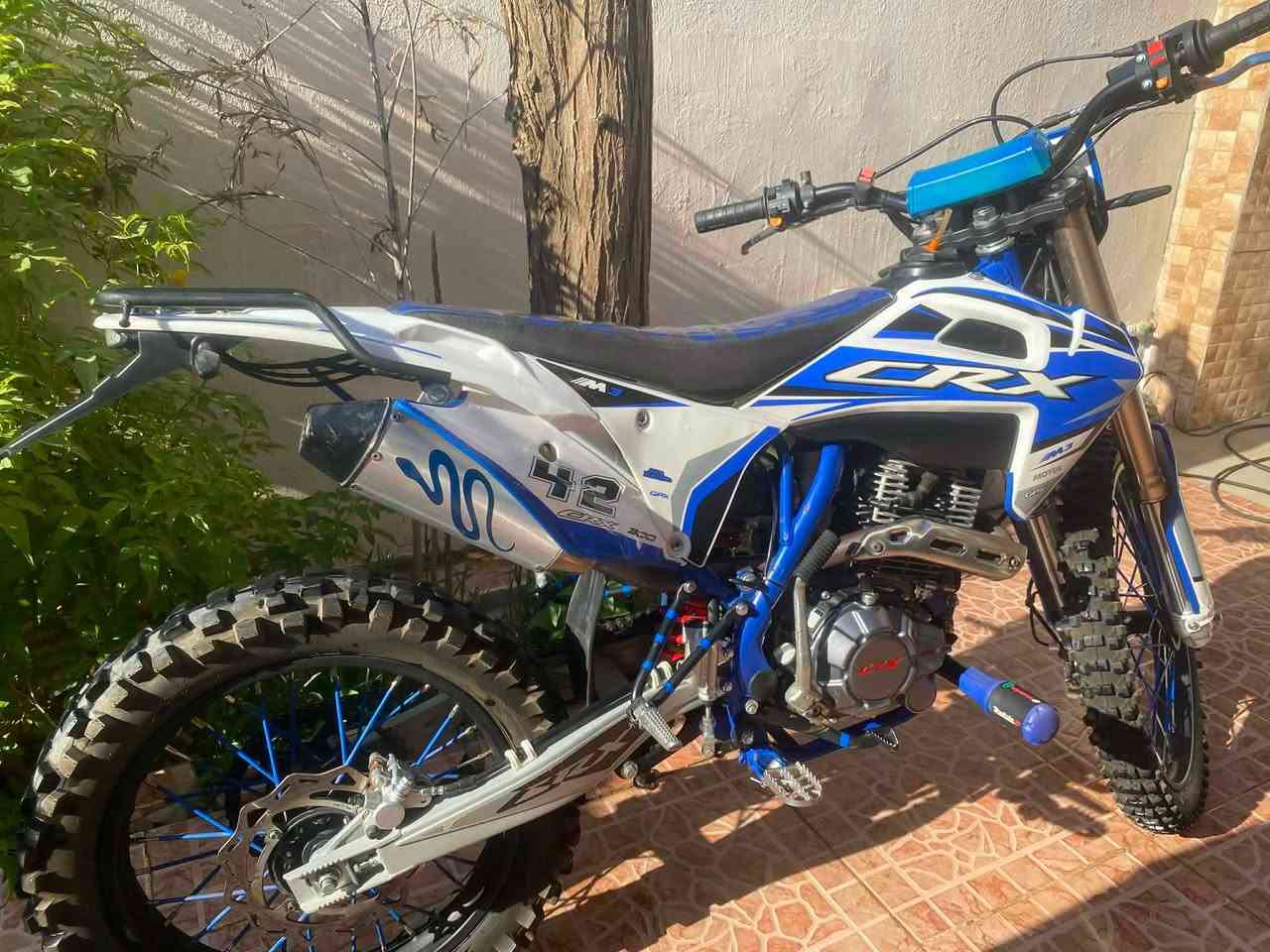 سلام عليكم قفاز srxموديل2025 محرك300cc ماطور صفر سلف دبل كهربايات كله شغال سعر مليون 400 بي مجال مكان ديالى خانقين كهريز السفلى ***********
