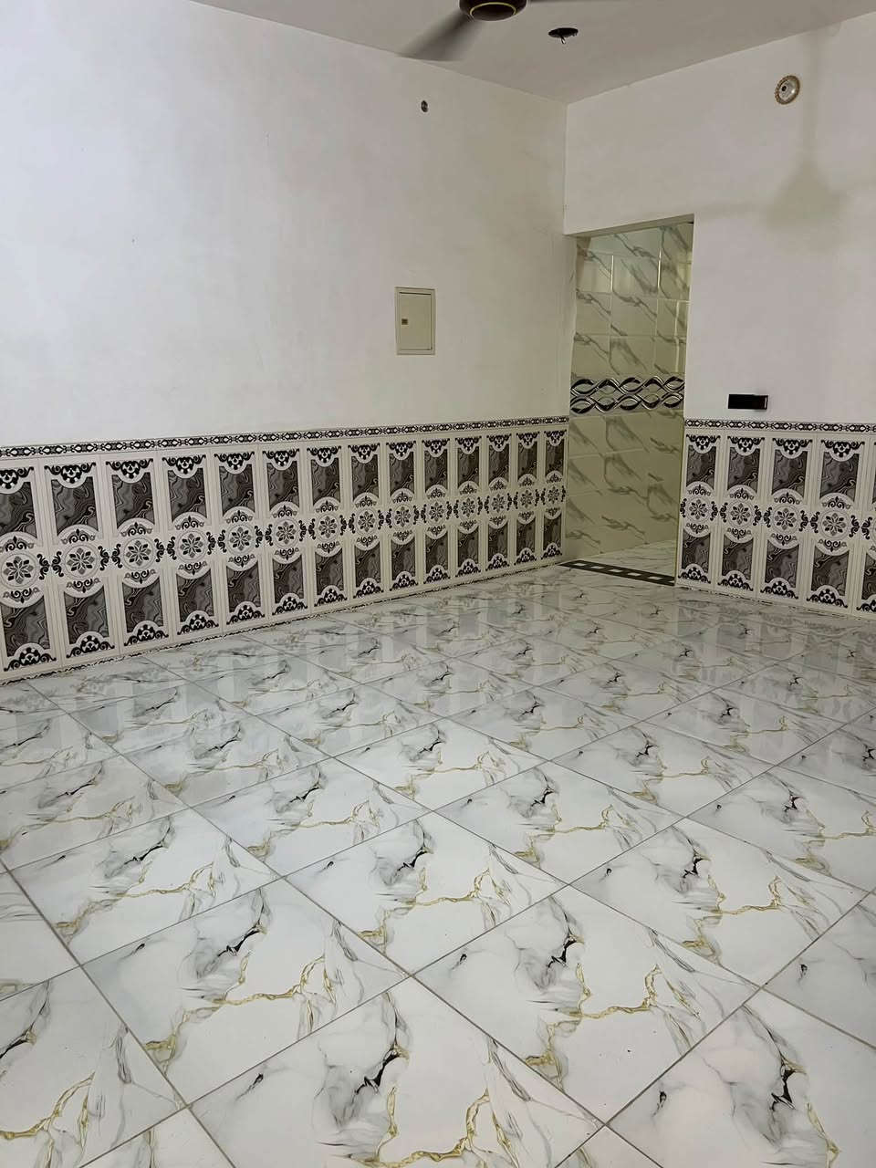 بيت للبيع جبيل وراء مجمع الريحاب منطقة السد المساحة 125م طابو زراعي السعر 43 مليون وبي ومجال البيت موكامل اكو نواقص للطلب والاستفسار عبر هذا الرقم ***********
