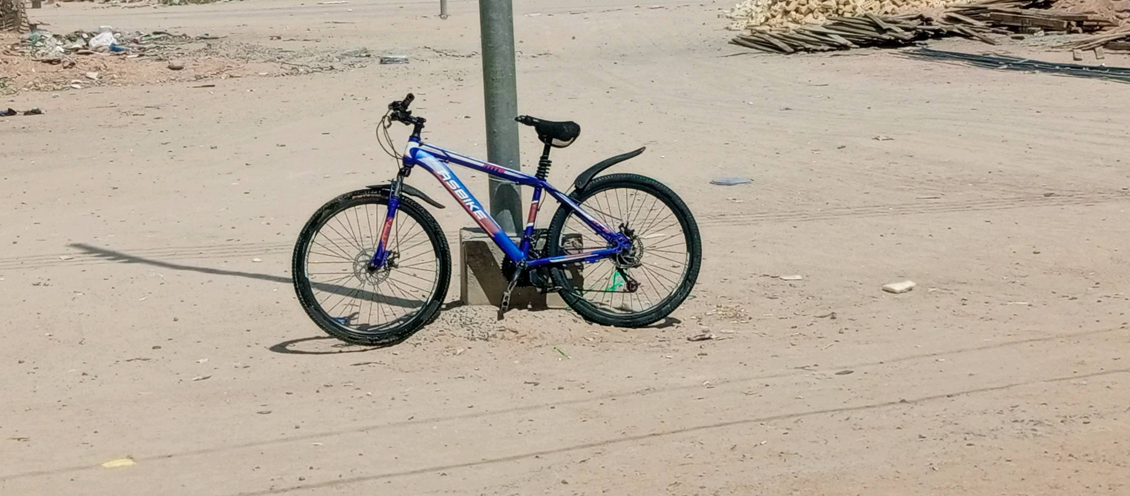 بايسكل جبلي MTB (ماركة RSBIKE) حجم 26 للبيع أو المراوس
النوع: بايسكل جبلي رياضي (Mountain Bike - MTB)
الماركة: RSBIKE
الحجم: 26
المواصفات: دبل سبرنغ (أمامي ووسطي) لامتصاص الصدمات، بريكات دسك
النظافة: 85% والشاصي نظيف مثل الصور
الملاحظات: يحتاج فحمات بريك وسيم بدالات فقط
السعر: 100 ألف دينار (وبي مجال بسيط للشراي)
المراوس: متوفر
المكان: النجف - حي النداء