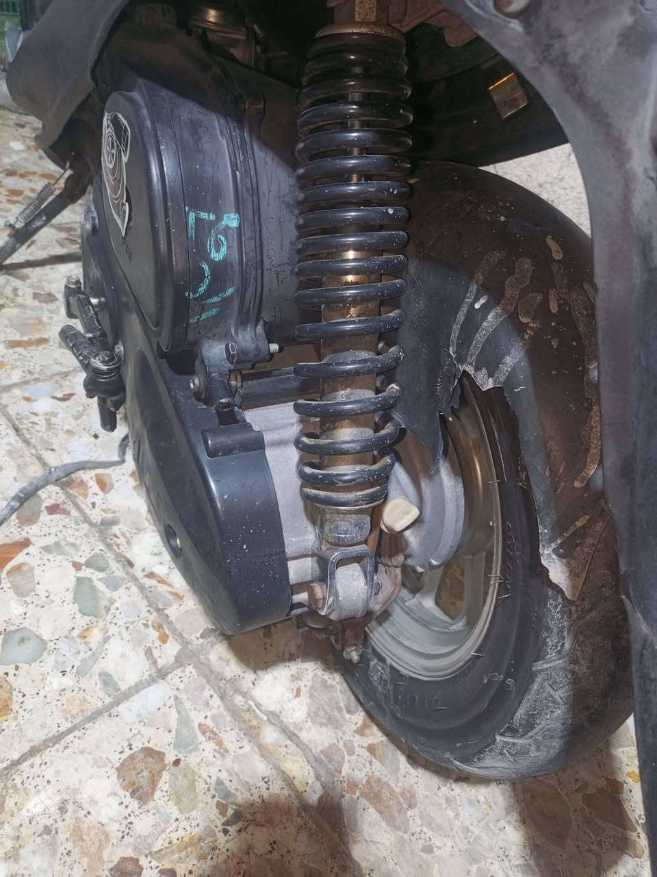 محرك يخبل • نقص عنبار • تاير امامي تعبان