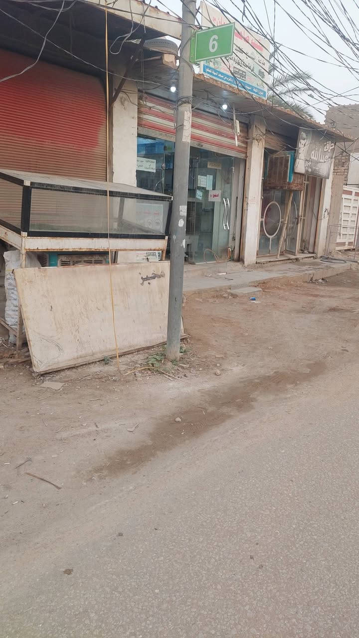 بيت زراعي تجاري • ٣ محلات • ٤٠٠م