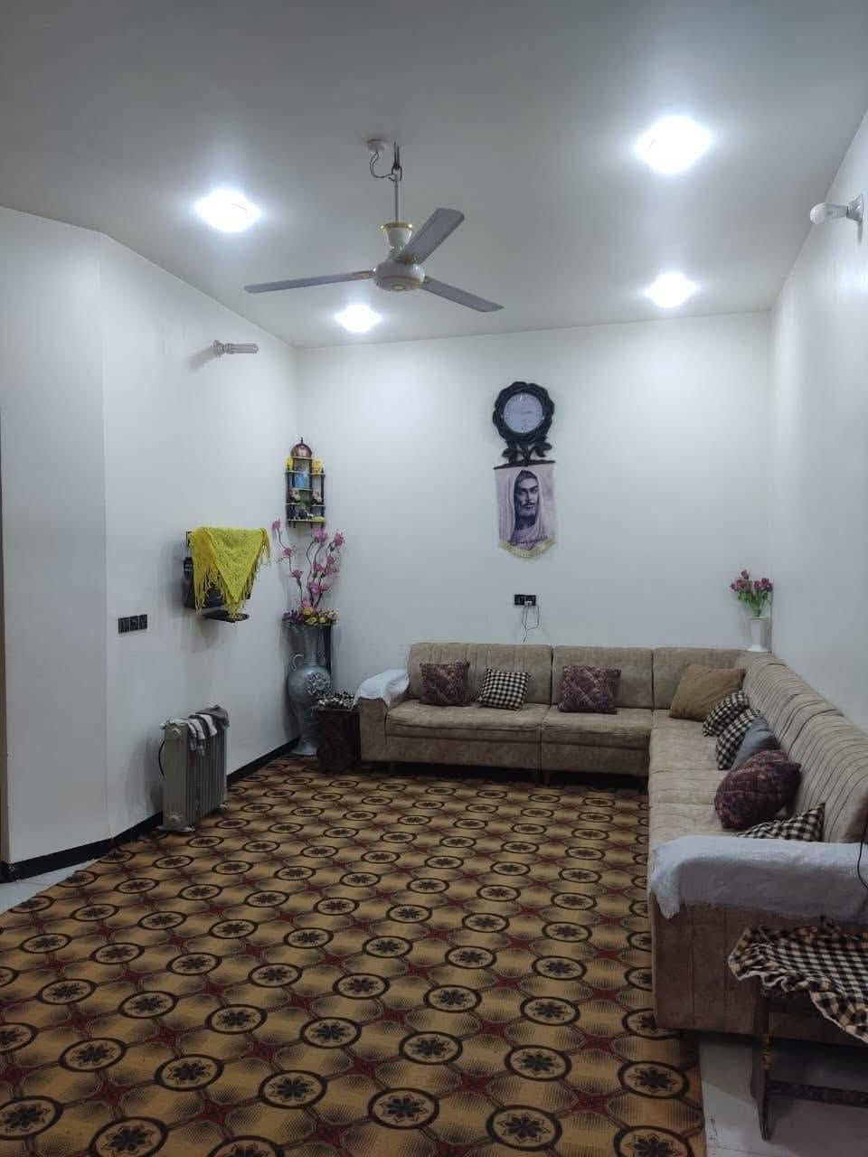 🏠✨ للإيجار – بيت 200م✨🏠 

بناء نظيف جدا 

الموقع / سياحي الفرات مجمع توحيد السكني

📍 المواصفات:

🛋️ استقبال 
🏢 صالة 
🛏️ غرف عدد 2
🚿 مجموعة صحيات متكاملة
🍽️ مطبخ حار وبارد 
🌤️ 
💼 طارمة

📞 للاستفسار: ***********
