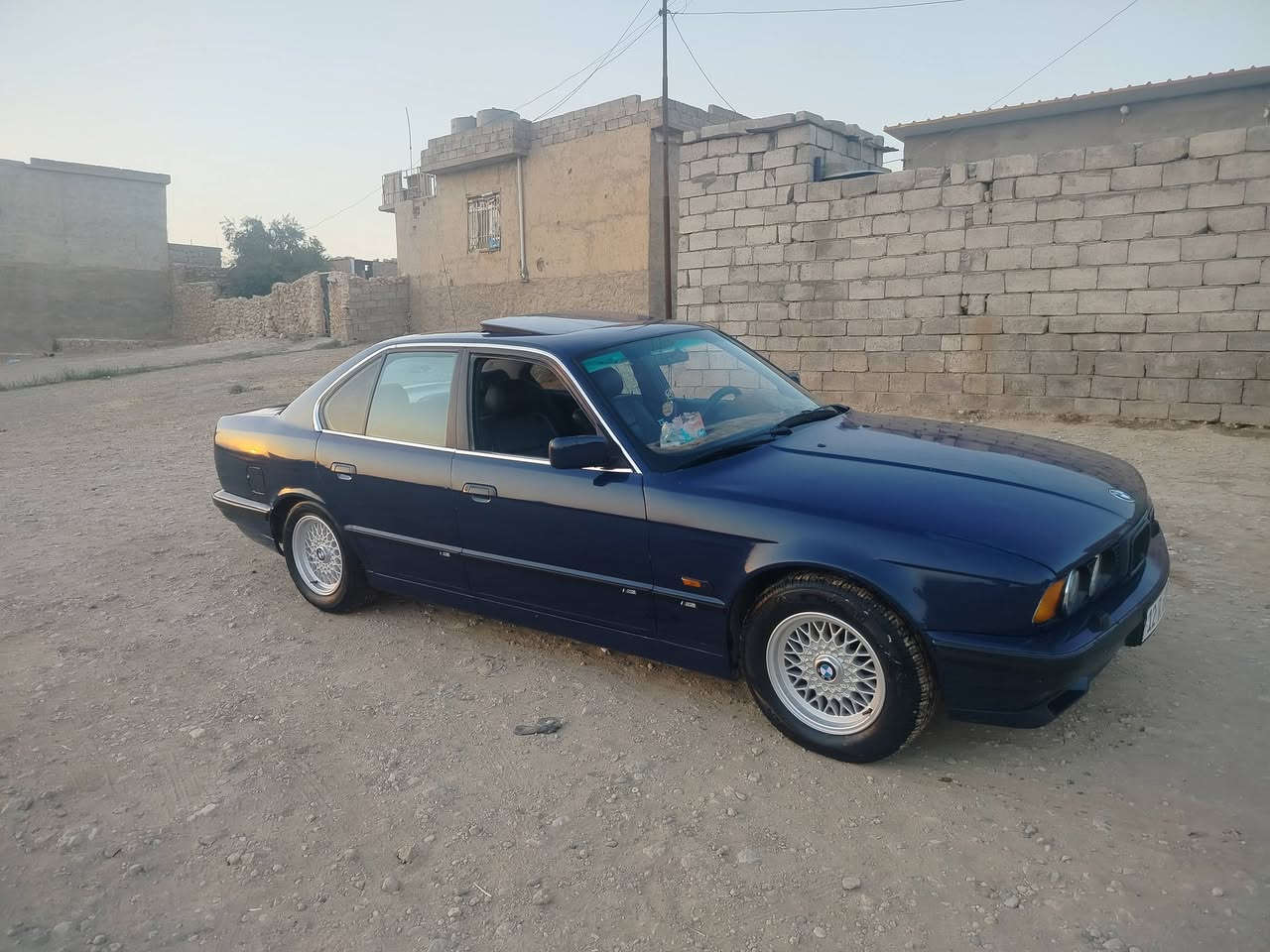 سيارة BMW للبيع السعر 60ورقة وبيها مجال 
حجم 525

موديل 1991 سنويه جديدة ل 2031

شرط التحويل 

رقم الموبايل ***********
