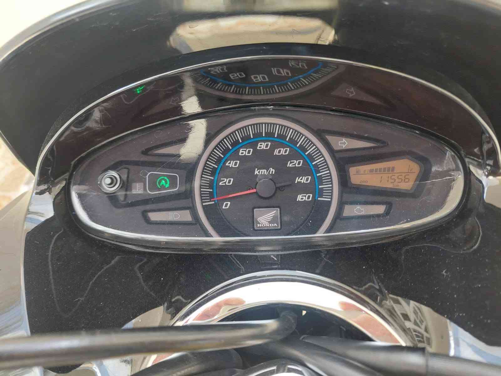 السلام عليكم اخوان دراجة Pcx جديدة كلش وماشية ١١٠٠٠ فقط ولون مميز ومزودة فول تزويد الدراجة كلش حلوة الاتصال على الرقم *********** العنوان ديالى بعقوبة
