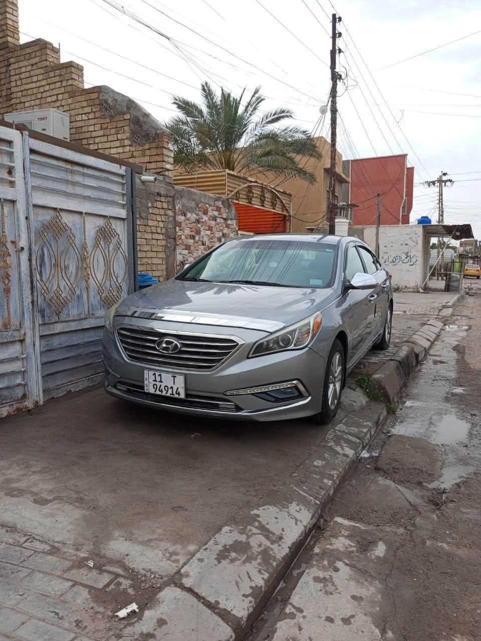هيونداي سوناتا 2017
فئة الـ SE سبورت 
محرك 2400 GDI 
وارد امريكي السيارة 
كشنات جلد 
سيارة خير من الله مكفولة مكينة كير تبريد حدادية ، سيارة استعمال شخصي لا ماشية على خط ولا تعبانة 
حادثها باب راكب فقط موجوده صورة الحادث بالمنشور  
سنوية جديده السيارة بأسمي تحويل ثاني يوم 
بيها ملاحظات بسيطة بالدعامية الأمامية 
السعر : 123 وقابل للتفاوض  
للاتصال واتساب فقط : ***********
