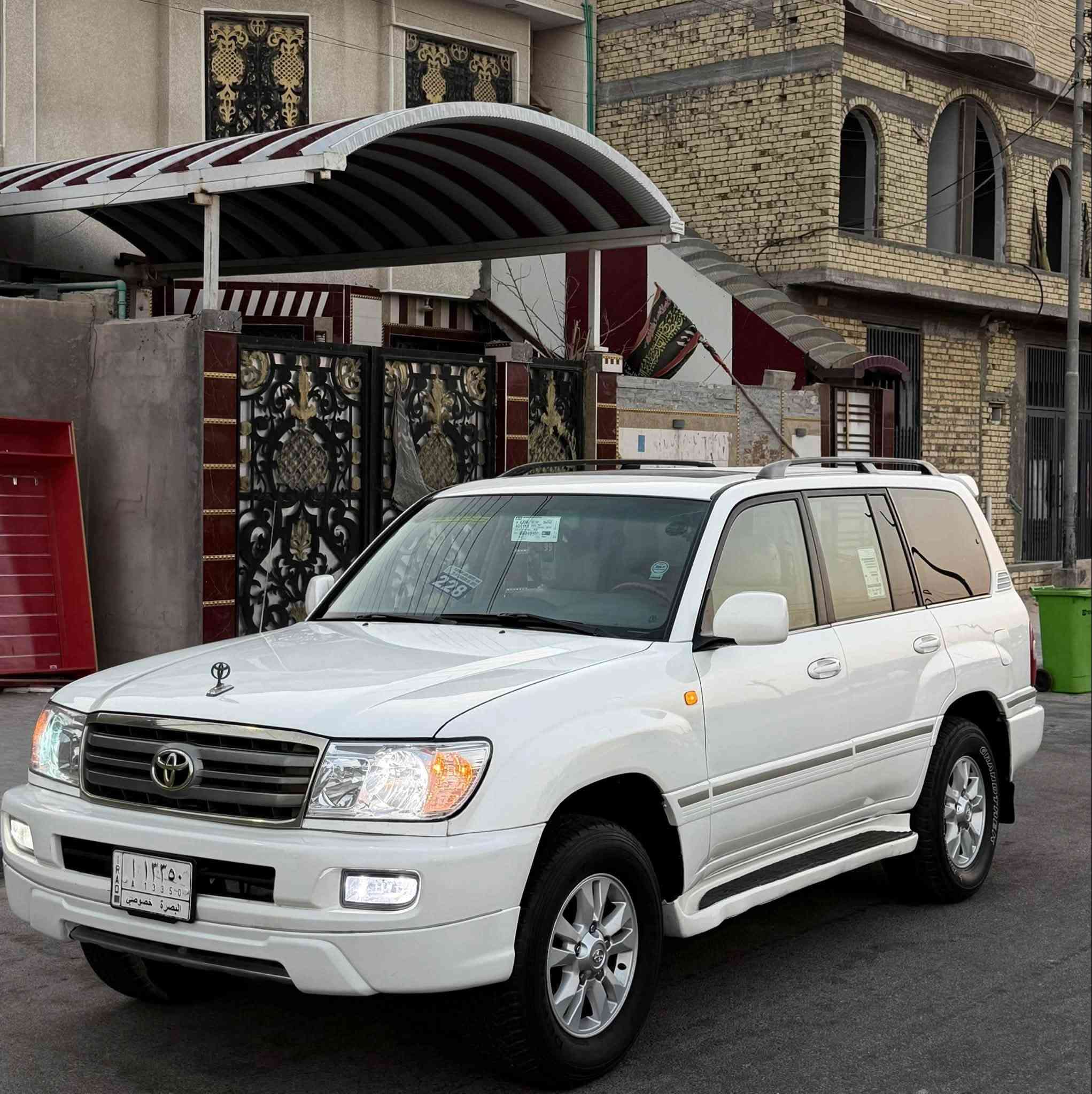 السلام عليكم  الاندكروز موديل 2007
سياره جديده وجاهزه مكينه 8 سلندر 
كير ومكينه وحداده وتبريد خير من الله 
مكفوله كفاله عامه ماعده الرباع صبغ فقط
ولباقي كفاله الرقم بصره سعر 165 وبيه مجال 
للشراي مكان سياره بصره خمسه ميل 
رقم ***********
