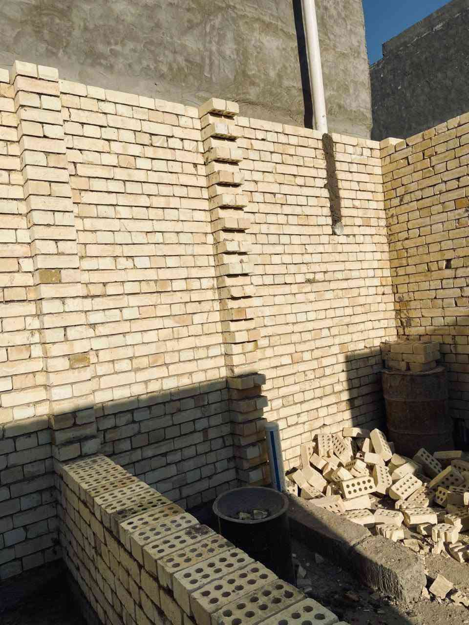 السلام عليكم اني ابو حسين   البنا ارجو ان ينال اعجابكم شغلنة شغل درجه اولى اي مكان في بغداد اشتغل على الدبل ا اوقطعي كادري كامل اني وعمالي وسكلتي وسيارتي يعني ما انتعب ابو البيت اهم شي عدنة رضة الله ثم رضة الزبون  سعار مناسبه ***********متواجد وتساب خلفات ٢
