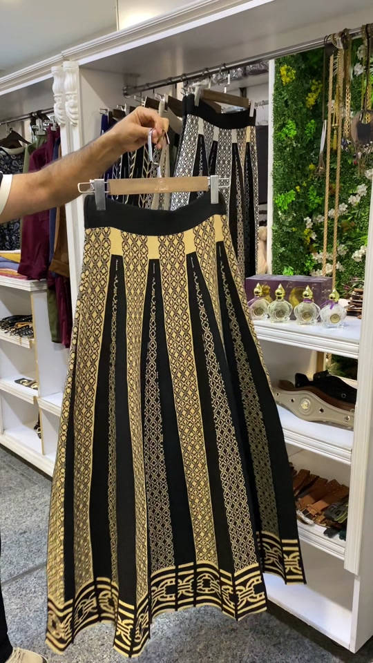 تنورات • توصيل • سوق الاثوريين