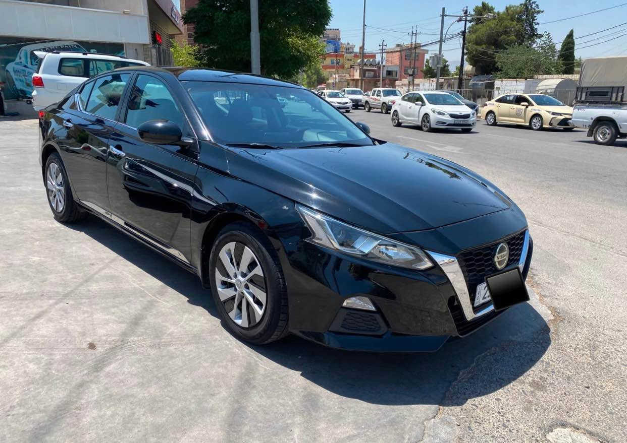 Nissan altima 2020 
مواسەفات ( S ) - مۆدێلی ٢٠٢٠ - تەنها ١ پارچەی بۆیاخە -
تەنها ( ٦٨ هەزار ڕۆیشتووە ) - ئیرباگی نەتەقیوە 
سەنەوی و رەقەمی تازەیە 
گير و مەکینە و کارەبایی و تەحویل و غەرامە بە شەرت 
لە سلێمانیم 
*********** السليمانية, العراق
