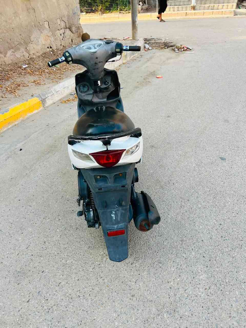 دراجه ماكس مضلع للبيع مكينه ما مفتوحه كهربائيات كلها شغاله سلف هندر لايت عالي ناصي مكينه ناعمه
مكان ناصريه مركز السعر 300وبيها مجال 
***********

