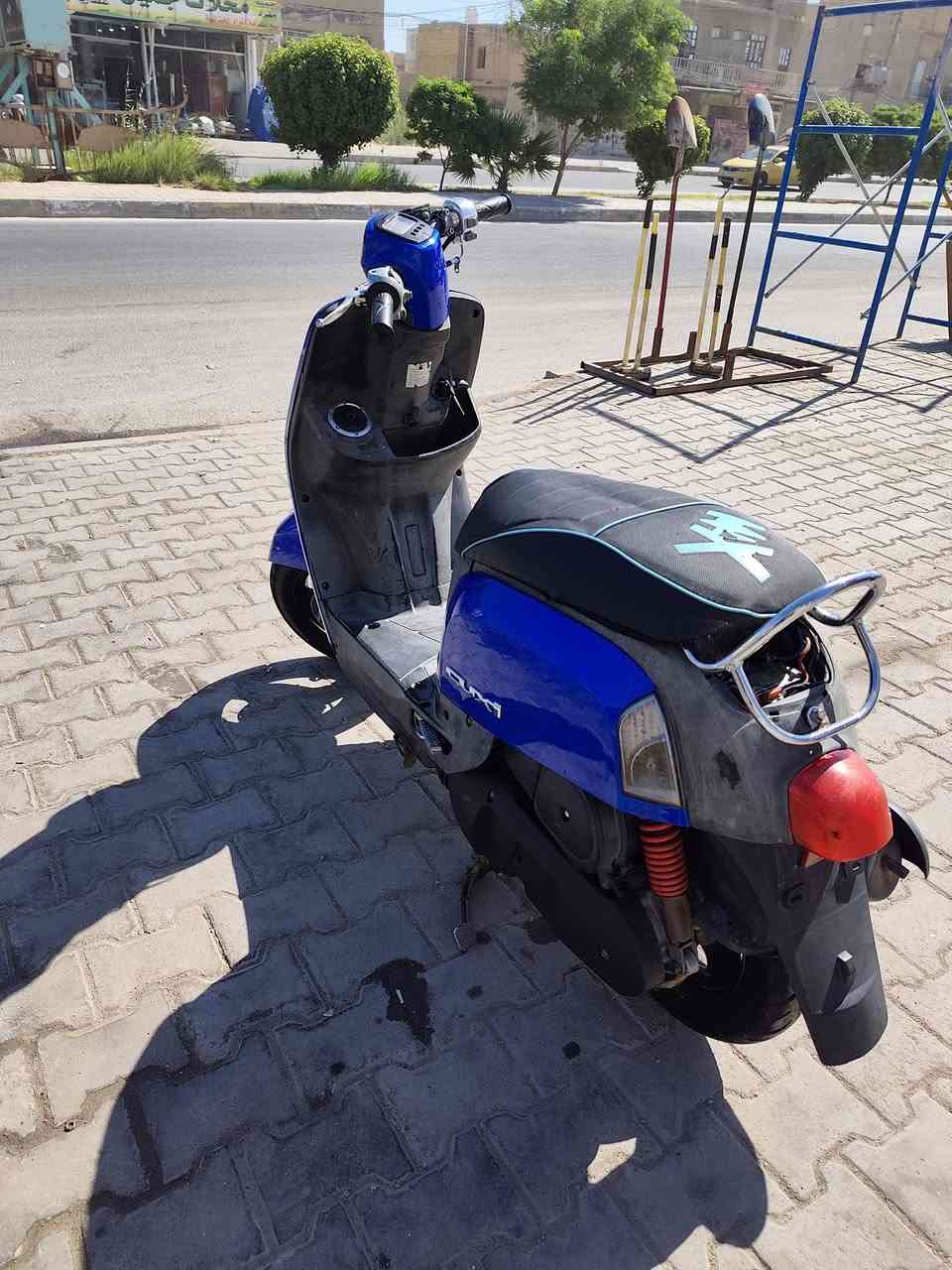 السلام عليكم شباب دراجه بوليس دراجه مال حويه جديده بعده مفتوحه بس ولفات لبغي كفاله عامه سعر 700بيه مجال ***********

