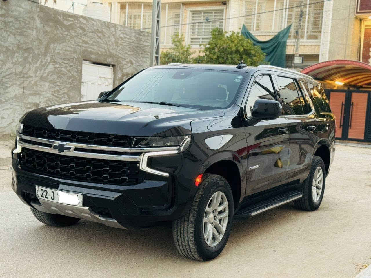 السلام عليكم تاهو  2023  خليجي مضلل بالسنوية فئة LS وكاله المنصور  علامة سوداء مكفولة كفالة حتى الدعاميات 
اصبعين PDR فقط بلجاملغ الخلفي كفاله من الفتح
رقم شمالي اربيل انكليزي محرك 8 سلندر 5300
المواصفات 
 • بصمة تشغيل وأبواب تشغيل عند بعد
 •مقعد السائق قابل للتعديل كهربائيًا بـ8 وضعيات.
• مقعد الراكب الأمامي قابل للتعديل 
• صف ثاني قابل للطي بنسبة 60/40.
• صف ثالث قابل للطي بالكامل لتوسيع مساحة التخزين الخلفية
• نظام دخول ذكي بدون مفتاح (Keyless Entry)
• إضاءة داخلية LED
• دعم Apple CarPlay وAndroid Auto (لاسلكي)
• كاميرا رؤية خلفية عالية الدقة
•اوتو هولد
•كشنات كهرباء
•رادرات اماميه وخلفية وجانبية
• تنبيه الاصطدام الأمامي.
• فرملة طوارئ تلقائية.
• نظام الحفاظ على المسار.
• مساعد التوجيه.
• إنذار المشاة الأمامي.
• مساعد الإضاءة العالية التلقائي.
• كاميرا خلفية.
• حساسات ركن خلفية.
• نظام StabiliTrak للتحكم الإلكتروني بالثبات
السياره جديده جدا بمعنى الكلمه على وضع الشركه 
مابيها اي نقص السعر 415 
للاستفسار ‏*********** حلة, بابل
