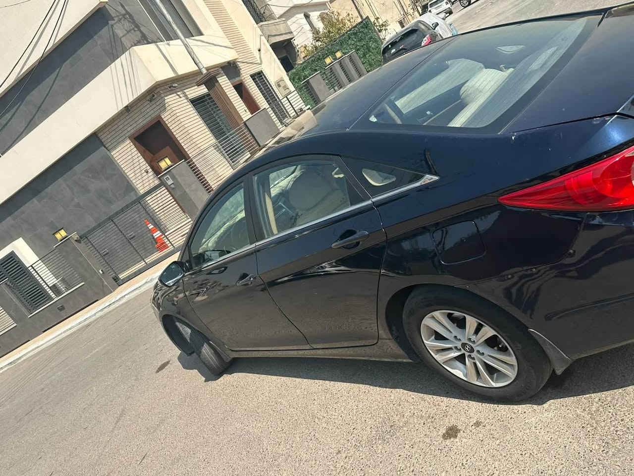 السلام عليكم للبيع سوناتا ٢٠١١ خليجي بيهة جاملغ خلفي صبغ بس ولباقي مكفول السعر ٩٥ وبيها مجال مكان بغداد السيدية الستفسار ٠***********
