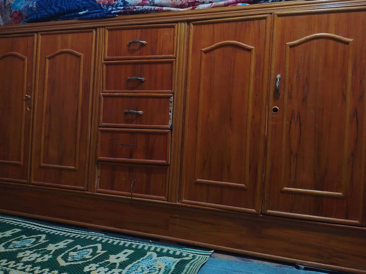 سلام عليكم بوفيه تزكام للبيع السعر 125 وبيها مجال قليلل للاستفسار***********
