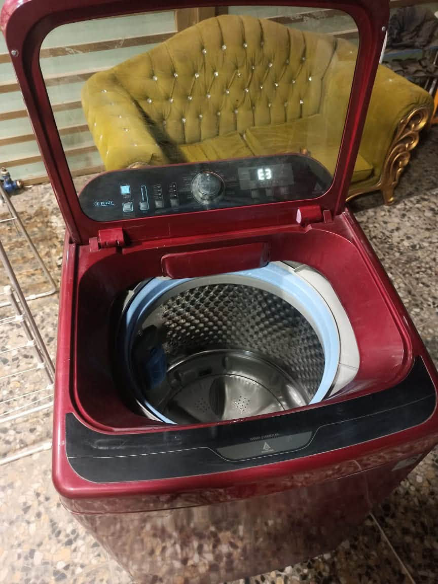 غسالة حافظ فول اوتماتيك حجم عائلي 20 كيلو
باب هيدروليك
تغسل بطانيات نظيفه جدا 
على فحص بلادي
السعر 250 الف 
يوجد توصيل كرخ ورصافه
رقم الاستفسار  ***********
متوفر واتساب

Ssssss
