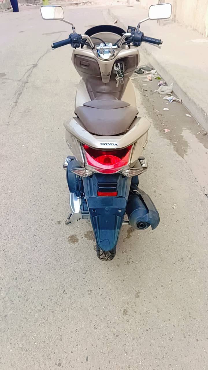 PCX • ١٢٥ • ٢٤٠٠٠