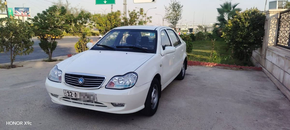 السلام عليكم ورحمة الله 
السعر  53$ ورقة 
سيارة جيلي  CK ابيض خصوصي 
رقم نينوى الجديد الدولي 
سنوية جديد لي ال 2027 
هزه جديد لي شهر ال 11
بدون صبغ 
بيها ملاحضات تقليم كارت مكانتين 
مكينة  ياباني كورلا بشرط 
كير بشرط 
تبريد تدفئه بشرط 
ظخم امامي وخلفي بشرط 
كهربائية السيارة كلها بشرط 

مكان السيارة موصل الأيسر حي المثنى داخل السوق 
سعر نهائي بالتلفون ماكو تعال وشوف وان شاءالله ما اخلي اقصور مع احد 
***********
