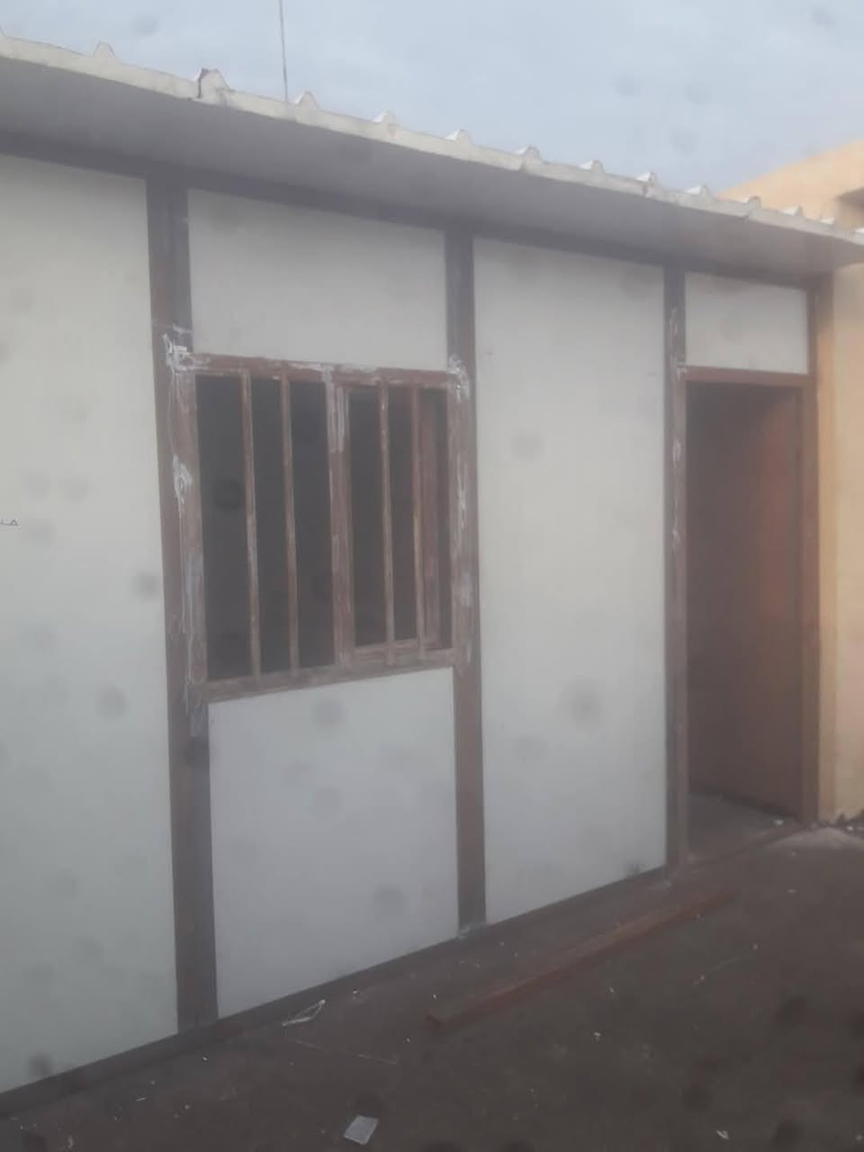 حدادة سقائف كيسبان مخازن سندويج كيربي أبواب وشبابيك اسعار مناسبة
***********
