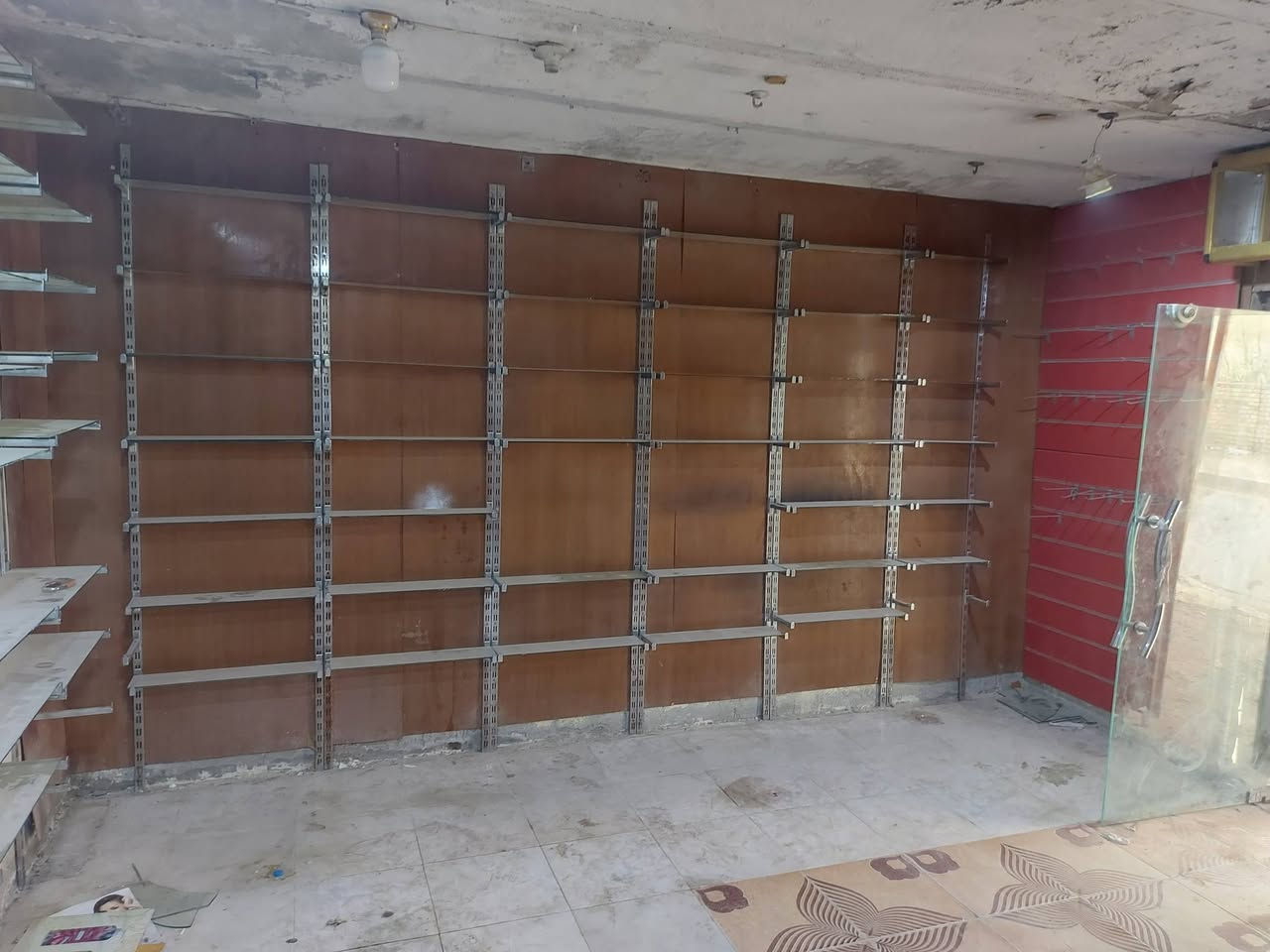 رفوف كوزمتك • بسعر مناسب • جام خانه