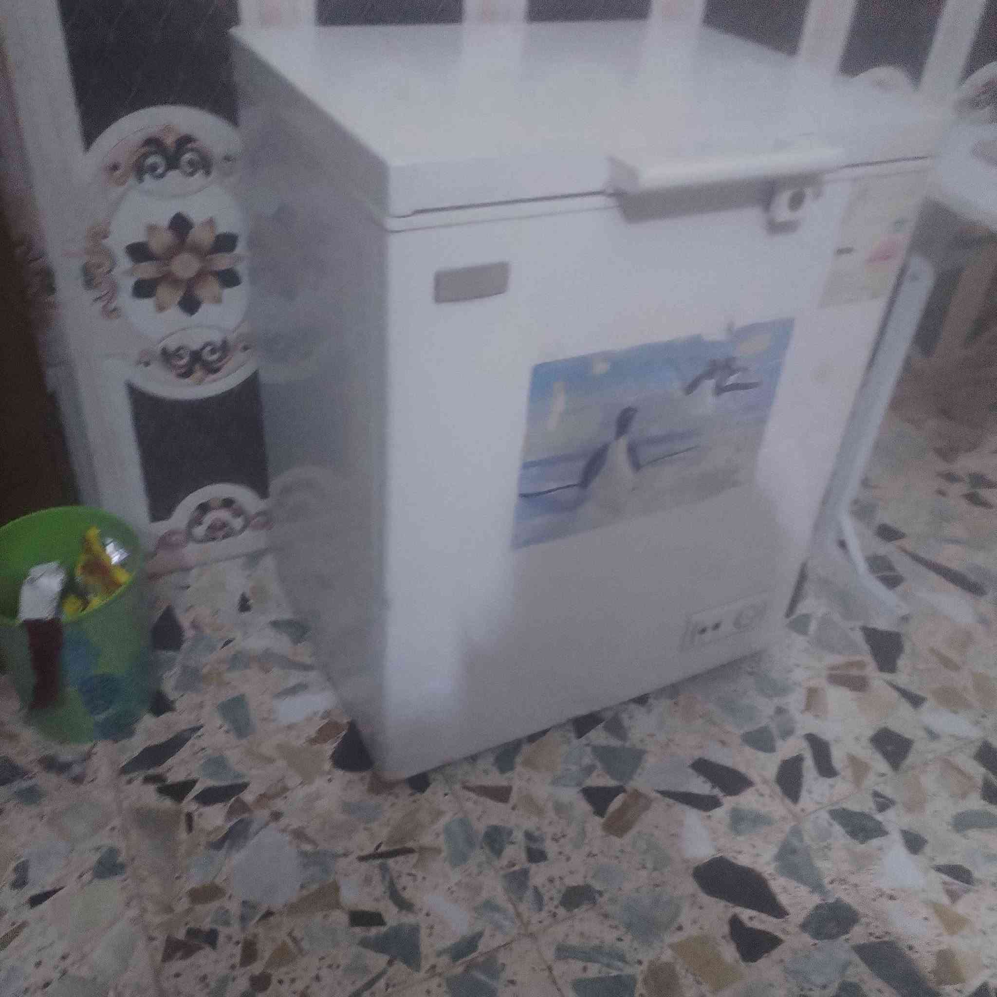 مجمده جنرال علفحص فول تجميد توفر ثلج شرط اكو توصيل للباب شغل تفحص يله تنطي فلوس بلاديه لاخياس لازنجار سعر 140 هيه توصيلها توصلك للبلب شغل تفحص تقتنع يله تنطي فلوسها نضيفه حيل شراي يتصل *********** بغداد, العراق
