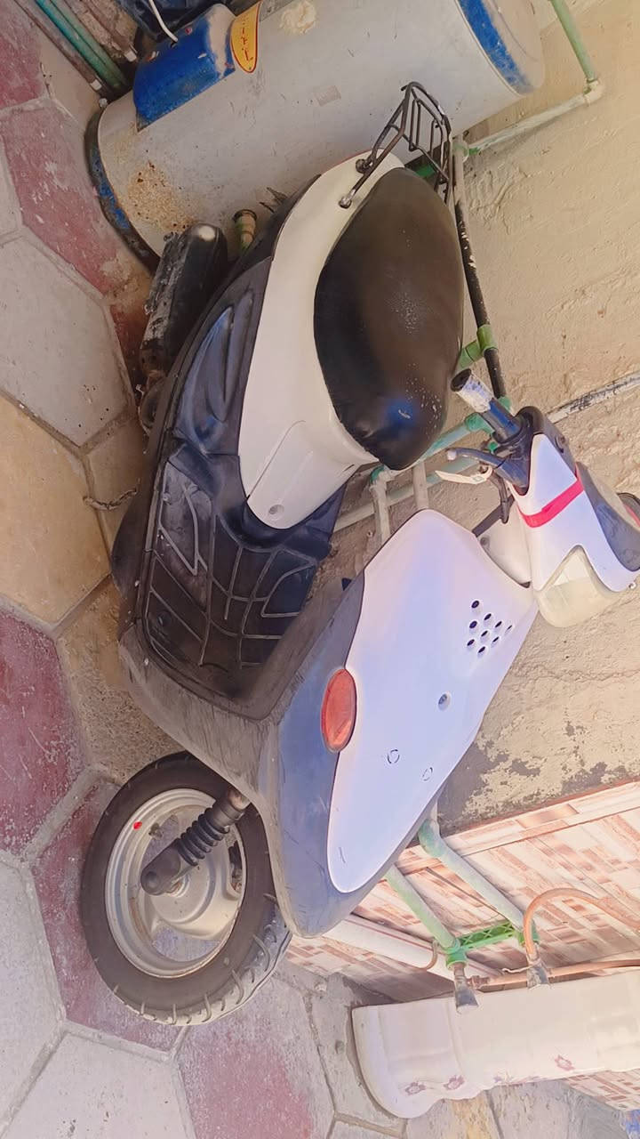 سلام عليكم دراجه بيجي للبيع بل 275وبيهه مجال تشتغل نكره سلف كهربائية كلهه شغاله مكينه ناعمه ***********
